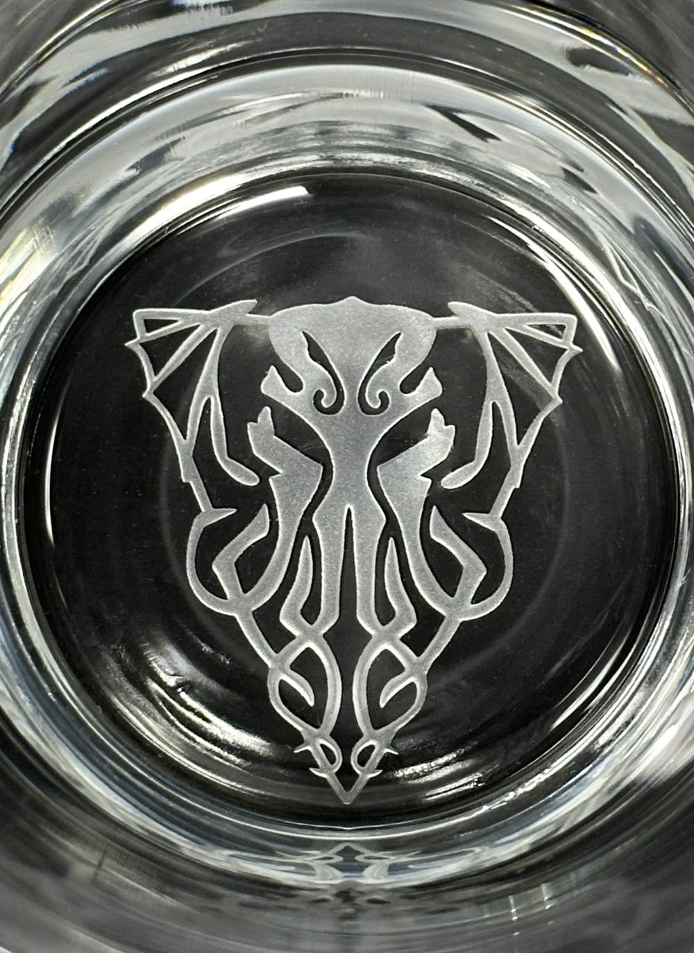 Metal Cthulhu etched tumbler glass